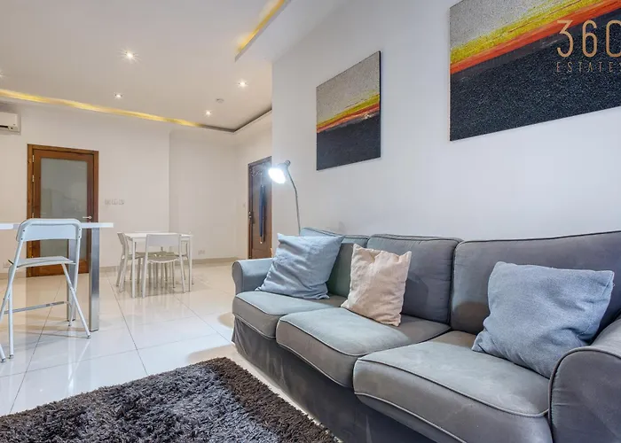 Lejlighed Cosy 2br With Balcony In The Heart Of By 360 Estates