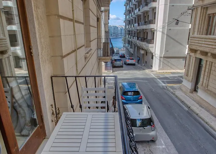 Cosy 2br With Balcony In The Heart Of By 360 Estates Lejlighed *