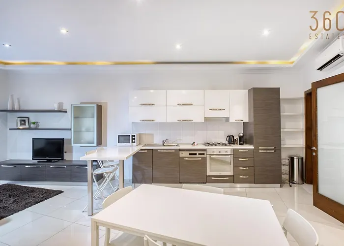 Cosy 2br With Balcony In The Heart Of By 360 Estates * Sliema