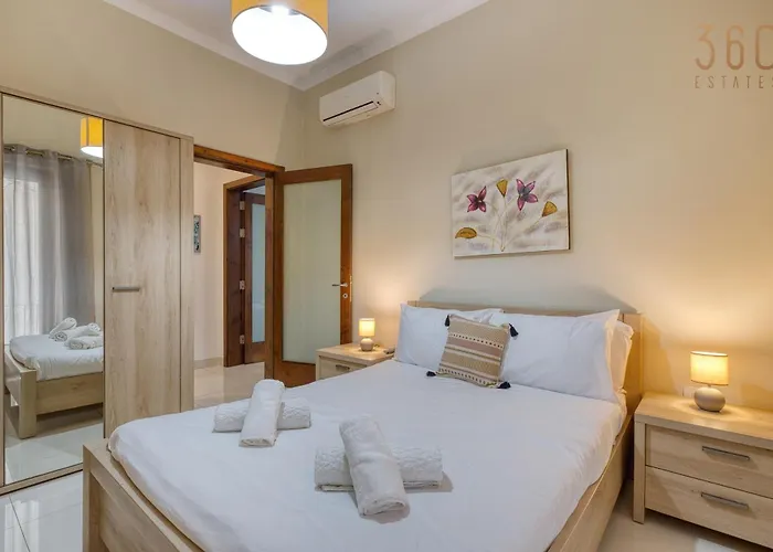 Cosy 2br With Balcony In The Heart Of By 360 Estates Lejlighed *