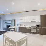 شقة Cosy 2br With Balcony In The Heart Of By 360 Estates سليمة