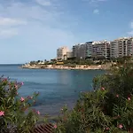 Cosy 2br With Balcony In The Heart Of By 360 Estates شقة *