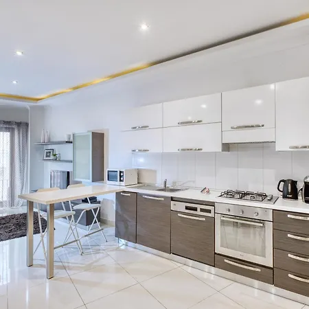 Cosy 2br With Balcony In The Heart Of By 360 Estates *