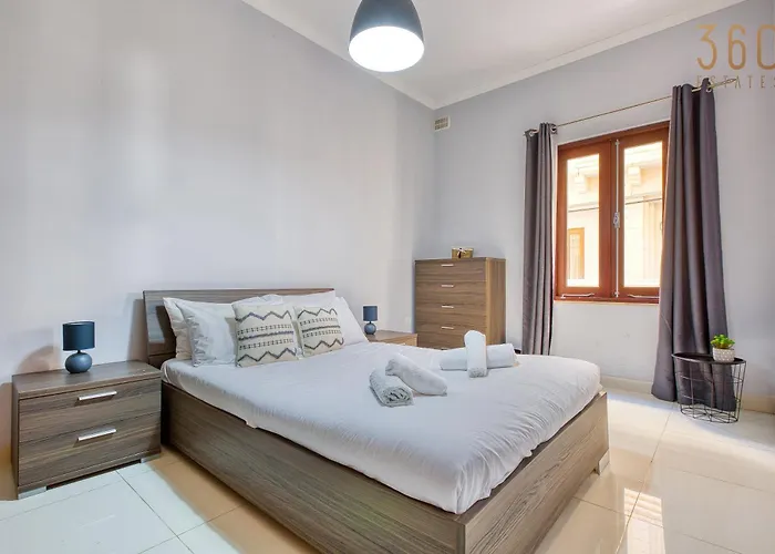 Cosy 2br With Balcony In The Heart Of By 360 Estates * Sliema