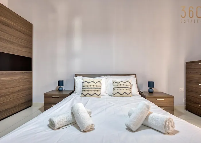 Cosy 2br With Balcony In The Heart Of By 360 Estates