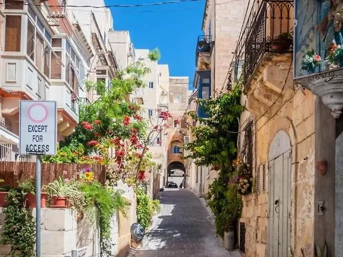 Cosy 2br With Balcony In The Heart Of By 360 Estates Sliema