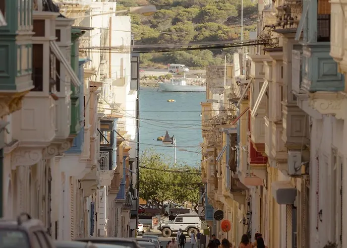 Cosy 2br With Balcony In The Heart Of By 360 Estates *